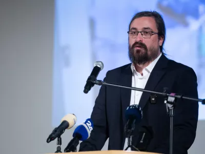 Ljubljana, Kino Bezigrad.Novinarska konferenca Jasmina Feratovica na kateri je predstavil svojo kandidaturo za zupana Ljubljane.