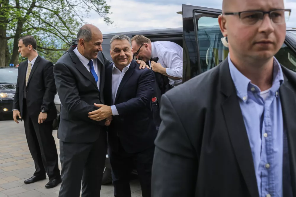 Predsednik SDS Janez Jan&scaron;a in madžarski predsednik vlade Viktor Orb&aacute;n maja 2017 na kongresu SDS v Mariboru. / Foto: Jaka Gasar