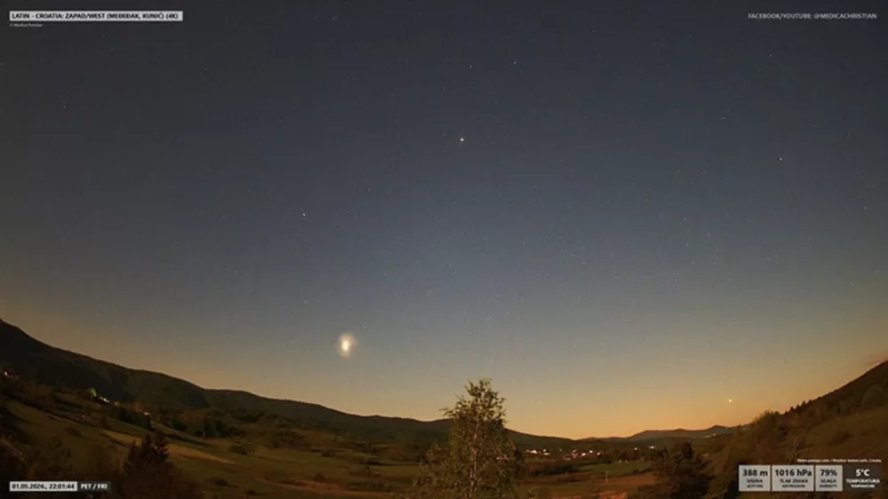 SpaceX-ova aurora nad hrva&scaron;kim nebom. 