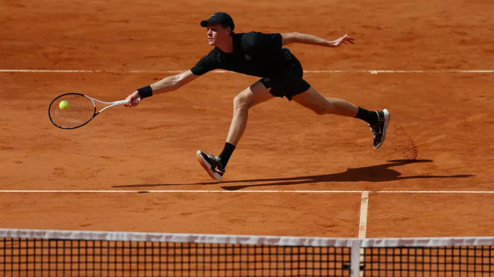 Tennis - Italian Open - Foro Italico, Rome, Italy - May 12, 2026 Italy's Jannik Sinner in action during his round of 16 match against Italy's Andrea Pellegrino REUTERS/Claudia Greco