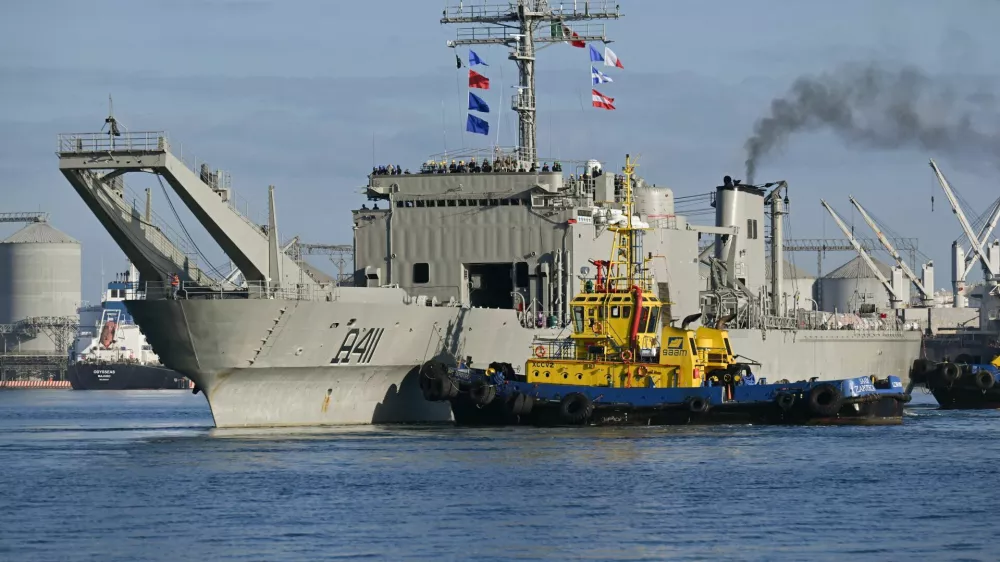 Mexico's Navy ship ARM Papaloapan (A-411) departs loaded with humanitarian aid, including food and other basic supplies, bound for Cuba, at a port in Veracruz, Mexico, February 8, 2026. REUTERS/Yahir Ceballos