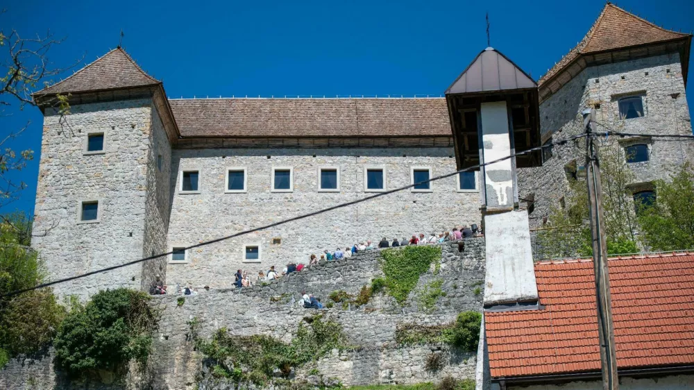 Kostelski grad, prenovljeno stiči&scaron;če umetnikov in izletnikov
