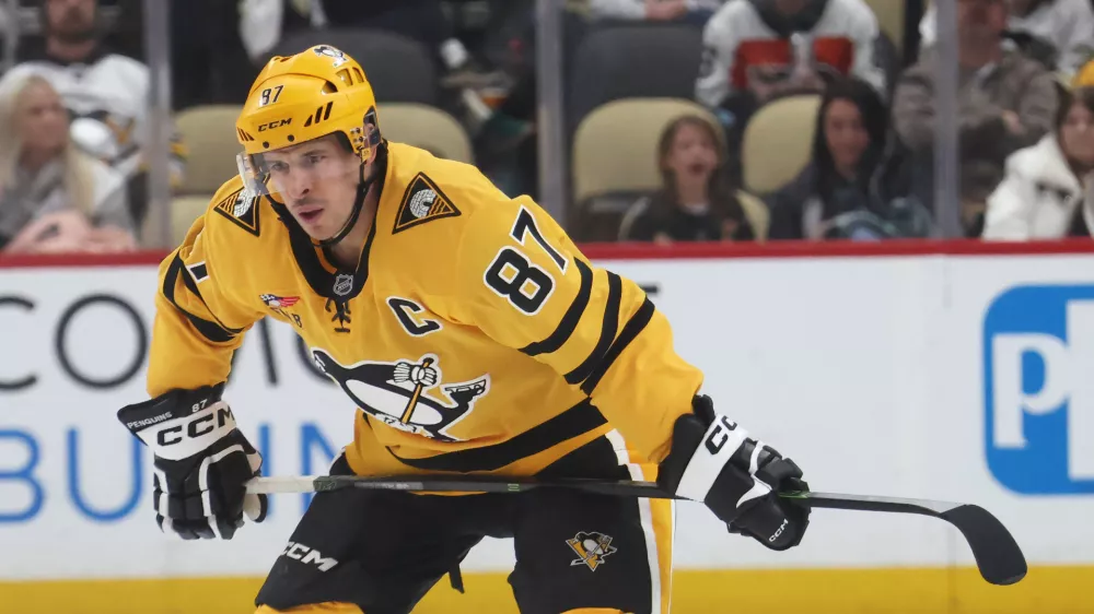 Jan 15, 2026; Pittsburgh, Pennsylvania, USA; Pittsburgh Penguins center Sidney Crosby (87) prepares to take a third period face-off against the Philadelphia Flyers at PPG Paints Arena. Mandatory Credit: Charles LeClaire-Imagn Images