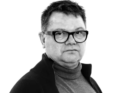 Miha &Scaron;tamcar- Redakcija Dnevnik 2024 - portreti za komentarje in kolumne - kolumnisti - komentatorji &ndash; novinarji - portret //FOTO: Luka Cjuha