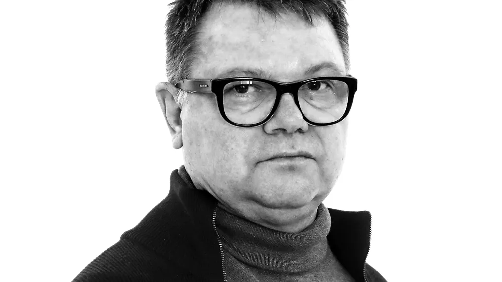 Miha &Scaron;tamcar- Redakcija Dnevnik 2024 - portreti za komentarje in kolumne - kolumnisti - komentatorji &ndash; novinarji - portret //FOTO: Luka Cjuha