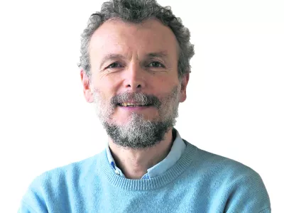 Dragan Petrovec, zunanji kolumnist- Dnevnik 2016 - portreti za komentarje in kolumne - kolumnisti - komentatorji - novinarji - novinarka - //FOTO: Tomaž Skale------BARVNA!!!, FOTO PERMANENT!!!