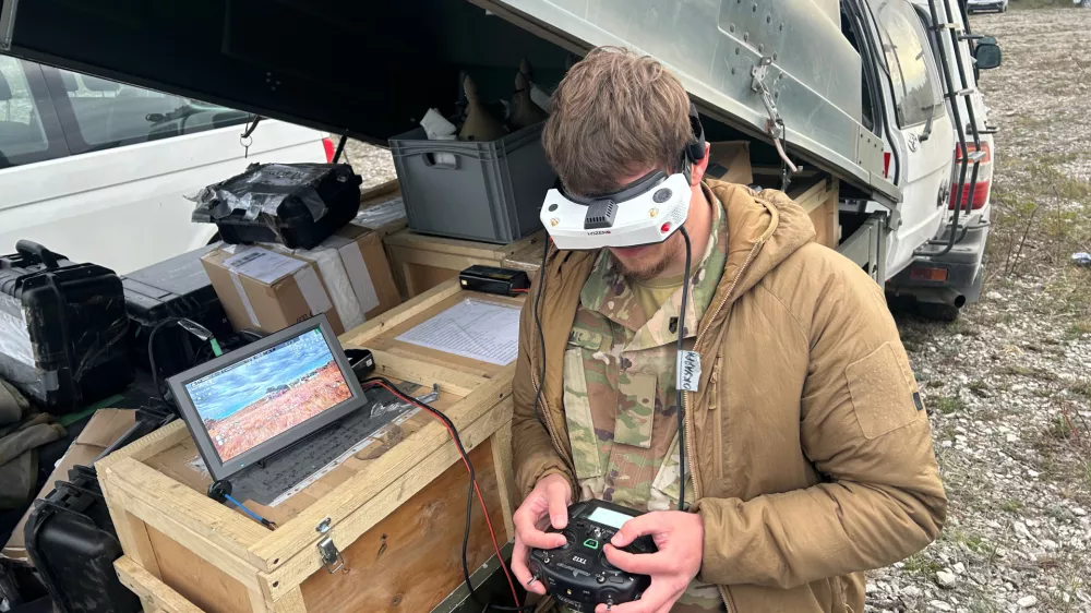 A Ukrainian drone pilot, who uses the call-sign Tarik in line with Ukrainian military regulations, flies a FPV drone during a military exercises in Gotland, Sweden, Sunday, May 10, 2026. ADDITION: adds info that Tarik is the call-sign name (AP Photo/Emma Burrows)