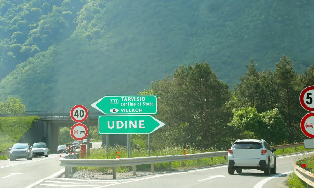 Zadnji stik z otrokoma je imel oče 21. aprila, ko mu je hči po telefonu povedala, da so v pokrajini Videm ob meji s Slovenijo.