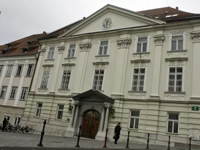 - Znanstvenoraziskovalni center SAZU - Slovenska akademija znanosti in umetnosti - avtonomna ustanova znanstvenikov in umetnikov - Novi trg 2 - stavba    //FOTO: Bojan Velikonja