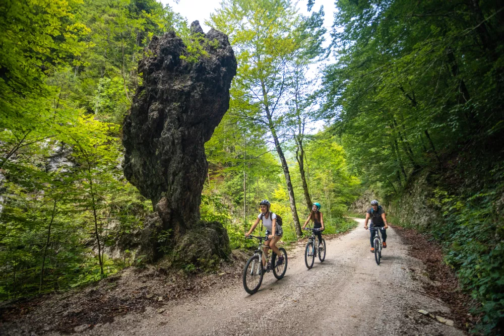Kolesarjenje po geoparku Idrija
