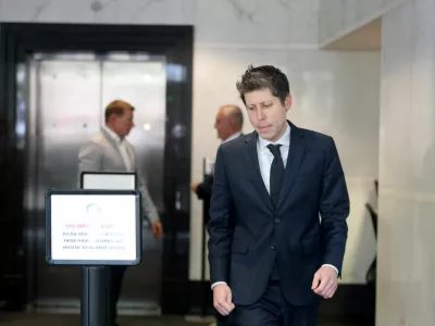 OpenAI CEO Sam Altman arrives at the federal courthouse, as the trial in Elon Musk's lawsuit over OpenAI's for-profit conversion continues, in Oakland, California, U.S., May 14, 2026. REUTERS/Manuel Orbegozo   TPX IMAGES OF THE DAY