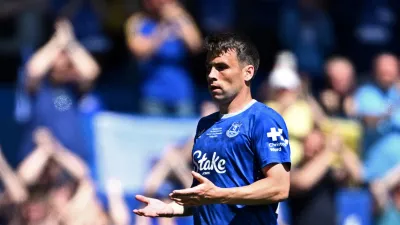 FILE PHOTO: Soccer Football - Premier League - Everton v Southampton - Goodison Park, Liverpool, Britain - May 18, 2025 Everton's Seamus Coleman reacts after being substituted after sustaining an injury REUTERS/Dylan Martinez EDITORIAL USE ONLY. NO USE WITH UNAUTHORIZED AUDIO, VIDEO, DATA, FIXTURE LISTS, CLUB/LEAGUE LOGOS OR 'LIVE' SERVICES. ONLINE IN-MATCH USE LIMITED TO 120 IMAGES, NO VIDEO EMULATION. NO USE IN BETTING, GAMES OR SINGLE CLUB/LEAGUE/PLAYER PUBLICATIONS. PLEASE CONTACT YOUR ACCOUNT REPRESENTATIVE FOR FURTHER DETAILS../File Photo