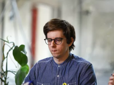 Filip Dobranić, 16.3.2026 - poročilo o dejavnosti tuje obve&scaron;čevalne agencije v Sloveniji pred parlamentarnimi volitvami.Na tiskovni konferenci bodo poročilo prestavili Nika Kovač iz In&scaron;tituta 8. marec, Borut Mekina, novinar Mladine, Filip Dobranić, raziskovalec socialnih omrežij, in Achiya Schatz, komunikacijski strokovnjak za digitalno manipulacijoFoto: Luka Cjuha