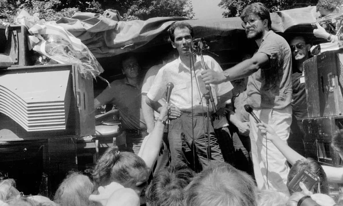 Na današnji dan leta 1988 je bil ustanovljen Odbor za varstvo pravic Janeza Janše, pozneje Odbor za varstvo človekovih pravic, ki se je razširil v prvo civilnodružbeno iniciativo.