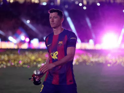 FILE PHOTO: Soccer Football - LaLiga - FC Barcelona v Real Madrid - Spotify Camp Nou, Barcelona, Spain - May 10, 2026 FC Barcelona's Robert Lewandowski celebrates after winning the LaLiga REUTERS/Nacho Doce/File Photo