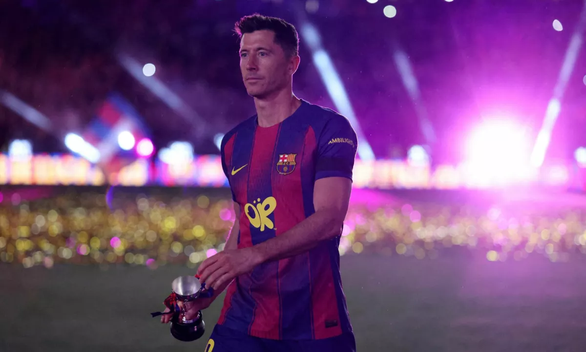 Barcelona v vrtincu: Flick ostaja, Lewandowskega pa mika odhod?