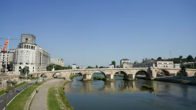 17.07.2024., centar grada, Skoplje (Sjeverna Makedonija) - Skoplje (makedonski: Skopje) glavni je i najveci grad Sjeverne Makedonije. Skoplje je grad poznat po velikom broju statua, koje su mahom nastale u posljednjoj deceniji, ima ih vise od stotinu, a podignute su ponajvise sa ciljem "izgradnje nacionalnog ponosa i podsticanja turizma". Grad lezi u Skopskoj kotlini, na obalama Vardara, i u njemu zivi oko pola milijuna stanovnika. Photo: Dejan Rakita/PIXSELL/PIXSELL