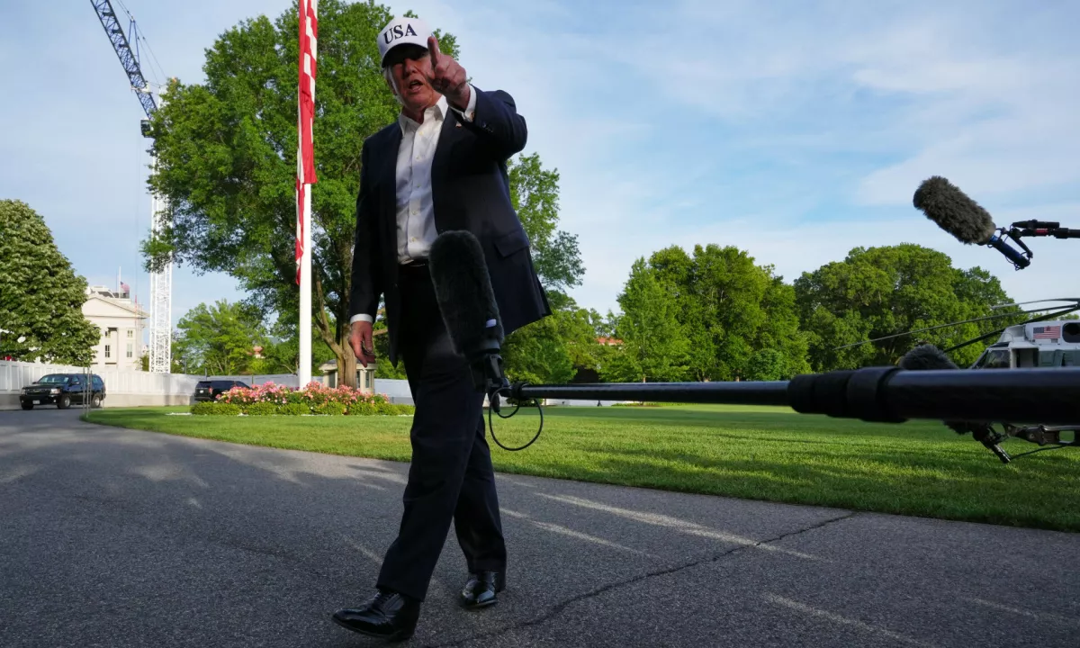 Trump znova svari: Od Irana ne bo ostalo nič, če ne pristane na dogovor
