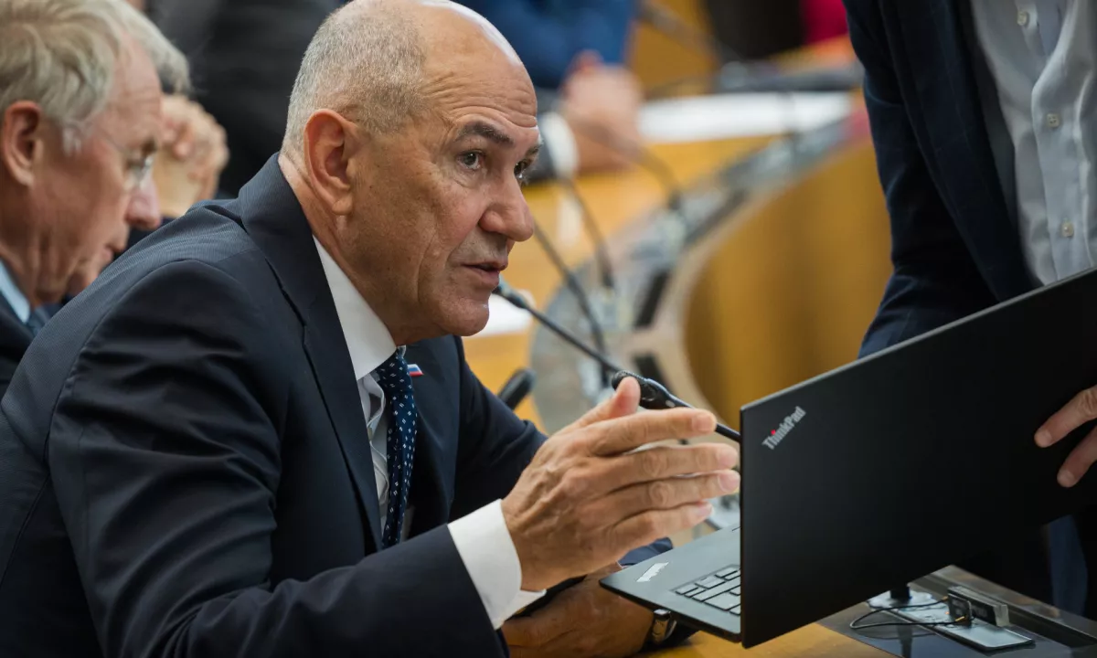 Dan pred iztekom roka o koalicijski pogodbi še SDS, SLS in Fokus