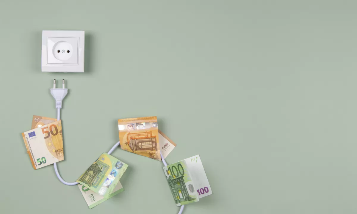 Energetika v prelomnih časih: od sončnih elektrarn do novih tarif.