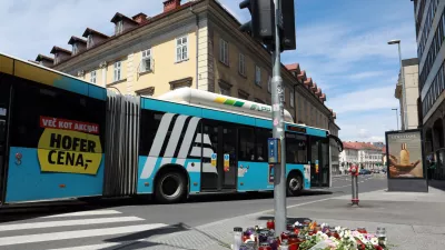 18.05.2026 - nesreča na Kopitarjevi, rožeFoto: Tomaž Skale