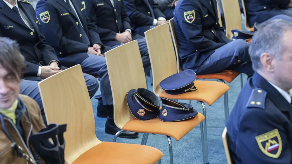 - 06.03.2026 - podelitev medalj policije za hrabrost in požrtvovalnost - policija, policist, uniforma//FOTO: Jaka Gasar