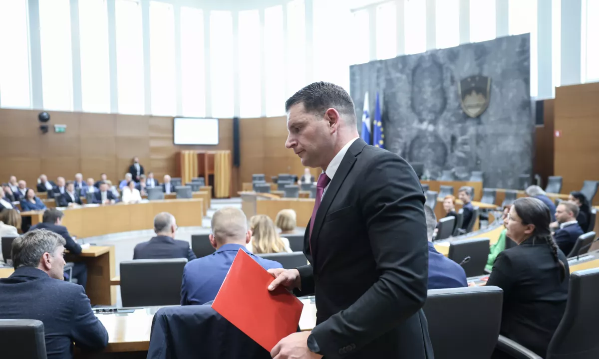Kokot: Skušali so podkupiti naše poslance; zadeve policiji (še) niso prijavili