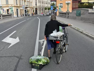 - ilustrativna fotografija - rev??ina - zelenjava - solata - Ljubljanska tr?nica - socialno ?ivljenje - ?ivljenski standard - kriza - //FOTO: Toma? Skale / Foto: Toma Skale