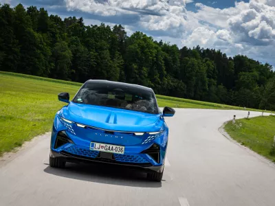 Alpine A390