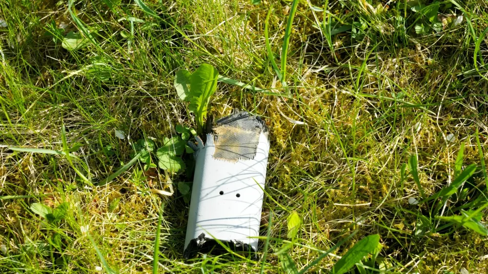 A crashed drone part at a site near Kablakula village, Estonia May 19, 2026. REUTERS/Ints Kalnins