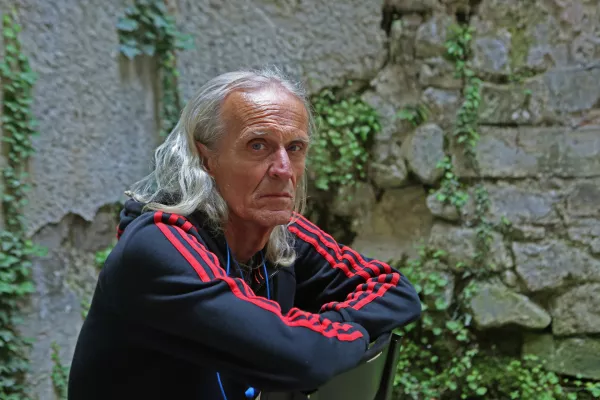 - 24.05.2017 - Tone &Scaron;krjanec, pesnik in prevajalec - dobitnik častne književne nagrade Ča&scaron;a nesmrtnosti (velenjica) za vrhunski desetletni opus, ki jo podeljujejo na literarno-umetni&scaron;ki prireditvi Akademija Poetična Slovenija v Velenju. //FOTO: Tomaž Skale