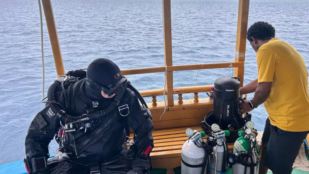 A diver from Finland takes part in a recovery operation for the last two bodies of Italian scuba divers who died in an accident in underwater caves near Vaavu Atoll, Maldives, in this handout photo released on May 20, 2026. DAN Europe/Handout via REUTERS THIS IMAGE HAS BEEN SUPPLIED BY A THIRD PARTY. NO ARCHIVES. NO RESALES. MANDATORY CREDIT.