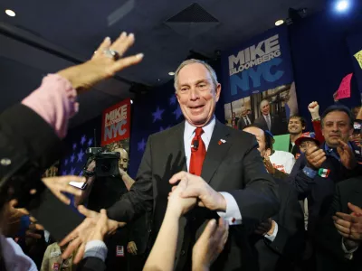 New York City Mayor Michael Bloomberg greets supporters after his election win in New York, November 3, 2009.  REUTERS/Shaun Best (UNITED STATES POLITICS ELECTIONS IMAGES OF THE DAY)