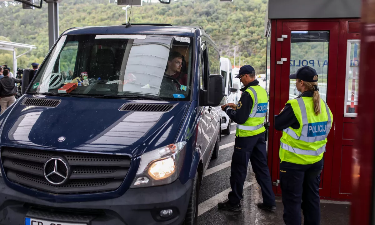 Vlada nadzor na meji s Hrvaško in Madžarsko znova podaljšala