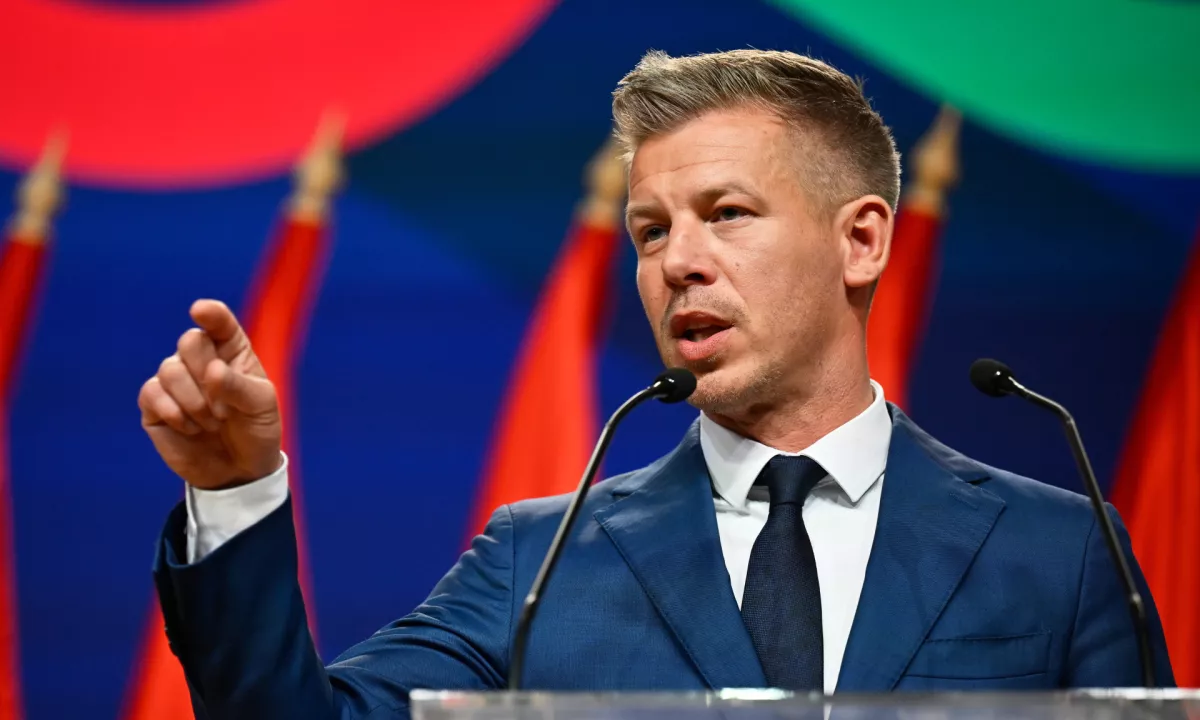 Nova madžarska vlada je v parlament vložila ustavni amandma, ki bi omejil opravljanje funkcije predsednika vlade na največ osem let.