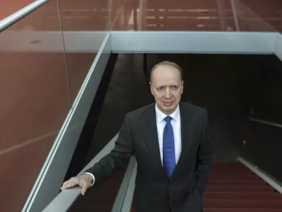 - 22.03.2022 &ndash; dr. Andrej Benedejčič, diplomat, veleposlanik - posebni odposlanec MZZ za nadzor oborožitve, razorožitev in neproliferacijo, stalni predstavnik Slovenije pri OVSE med letoma 2015 in 2019, veleposlanik v Rusiji med letoma 2005 in 2008, avtor knjige Rusija in slovanstvo: med velikodržavnostjo in vzajemnostjo /FOTO: Jaka GasarOPOMBA: INTERVJU ZA OBJEKTIV 2022