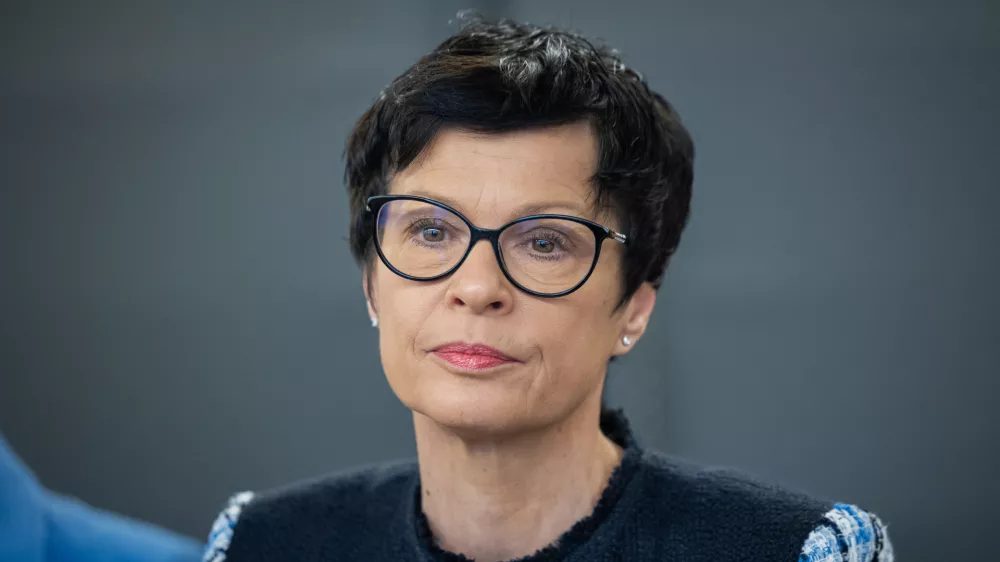 Ljubljana, DZ.Skupna seja odbora DZ za zadeve EU in odbora DZ za zunanjo politiko, na kateri je evropska komisarka za siritev Marta Kos clanom predstavila letosnji delovni program Evropske komisije.Evropska komisarka za siritev Marta Kos.