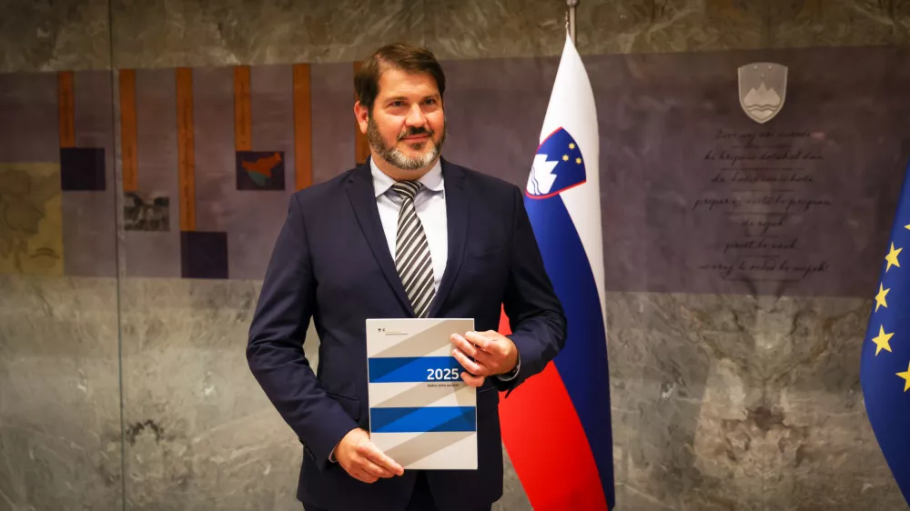 Krepijo se predsodki do Romov, oseb LGBTIQ+, tujcev, tudi verskih manj&scaron;in