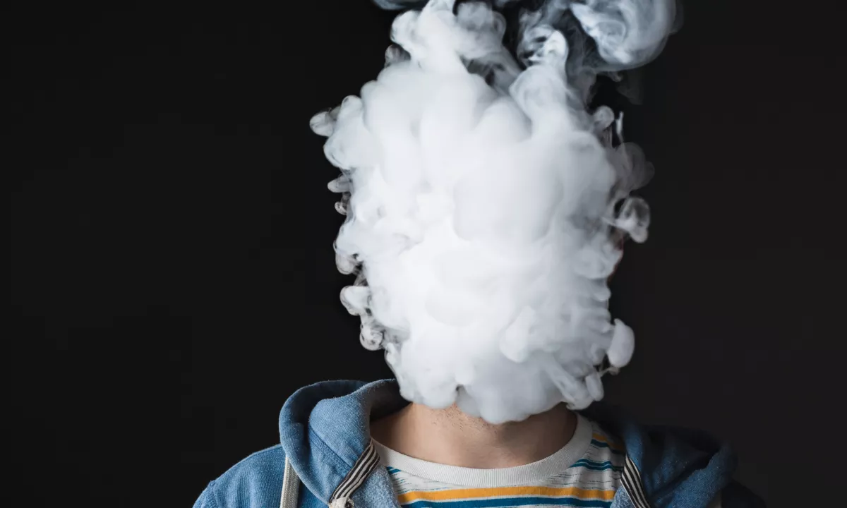Še ena država sprejema strog zakon: rojeni po letu 2010 ne bodo smeli do cigaret