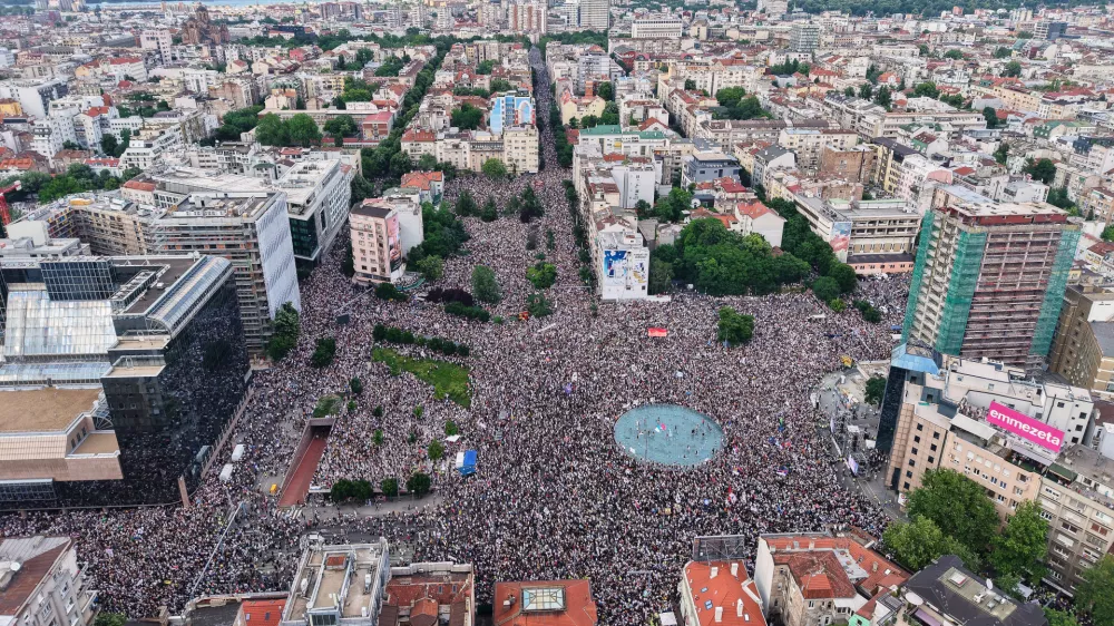 Anti-government protesters take part in a rally led by Serbia's protesting university students who are pushing for major political changes in the Balkan country run by President Aleksandar Vucic, in Belgrade, Serbia, Saturday, May. 23, 2026. (AP Photo/Armin Durgut)