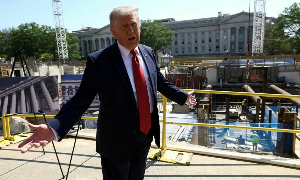 Bo Trump v teh dneh res spet začel napadati Iran?
