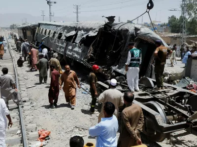 Railway staff work at the site, after a blast near a railway track in Quetta, Pakistan May 24, 2026. REUTERS/Naseer Ahmed   TPX IMAGES OF THE DAY