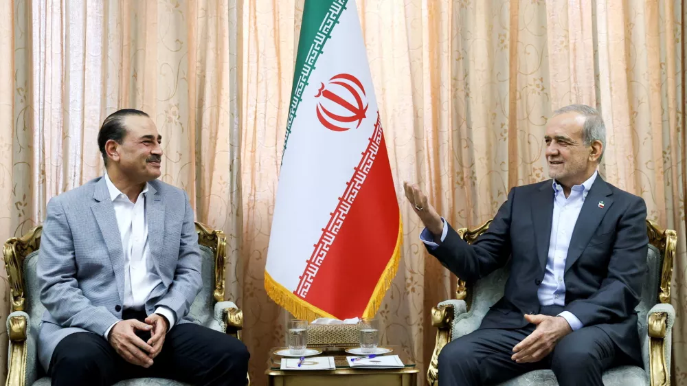 FILE PHOTO: Iranian President Masoud Pezeshkian meets with chief of Defence Forces of Pakistan, Field Marshal Asim Munir, in Tehran, Iran, May 23, 2026. Iran's Presidential website/WANA (West Asia News Agency)/Handout via REUTERS ATTENTION EDITORS - THIS PICTURE WAS PROVIDED BY A THIRD PARTY./File Photo