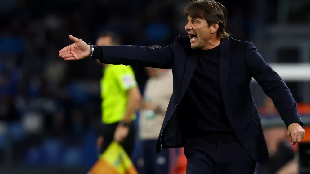 FILE - Napoli's head coach Antonio Conte shouts during a Serie A soccer match between Napoli and Cremonese, April 24, 2026, in Naples, Italy. (Alessandro Garofalo/LaPresse via AP, File)