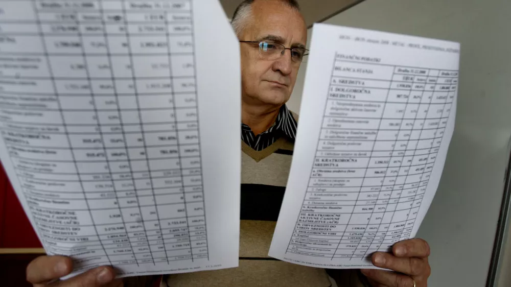 dr. Branko Mayr, strokovnjak za revizijo, ocenjevanje vrednosti podjetij in davčno svetovanje, dekan Visoke &scaron;ole za računovodstvo in aktivni partner družbe ABC revizija d.o.o., zadolžen za trženje ter razvoj področja davčnih storitev in storitev izobraževanja, Stegne 21 C/FOTO: Matej Pov&scaron;eOPOMBA: ZA OBJAVO V PRILOGI &ndash; DNEVNIKOV OBJEKTIV - INTERVJU