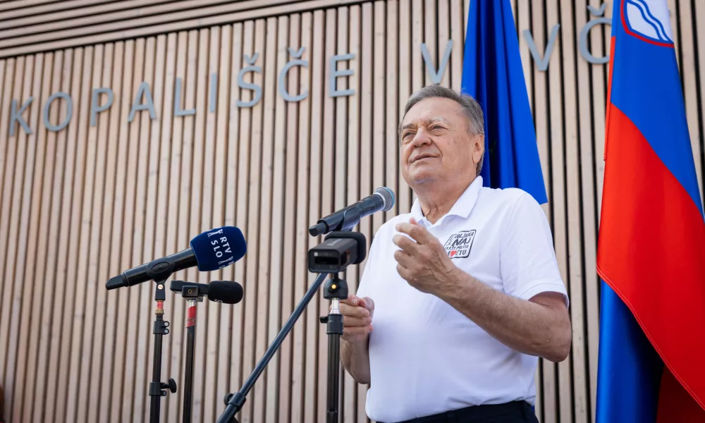 Ljubljana, Kopalisce Vevce.Odprtje prenovljenega kopalisca Vevce.Ljubljanski zupan Zoran Jankovic.
