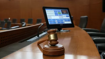 simbolična fotografija - poslanska dvorana - kladivo prtedsednika državnega zbora - 19.02.2019 – Stavba Parlament – Državni zbor (DZ) - Šestdeseta obletnica zgradbe Državnega zbora - 60 let, odkar je bila zgrajena parlamentarna stavba arhitekta Vinka Glanza -  //FOTO: Luka Cjuha.