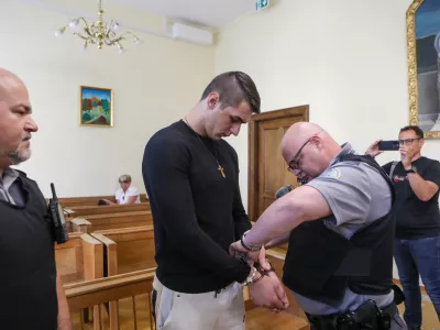sojenje &scaron;utar