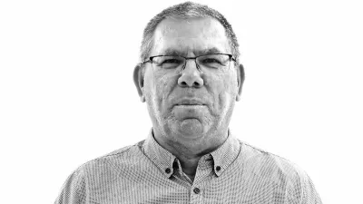 Miha A Štamcar- Redakcija Dnevnik 2024 - portreti za komentarje in kolumne - kolumnisti - komentatorji – novinarji - portret //FOTO: Luka Cjuha