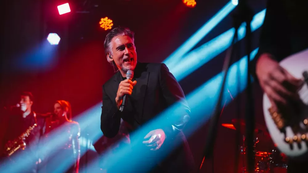 Jan Plestenjak napoveduje spektakel s simfoniki naslednjo soboto v Križankah, v intervjujih pa dodaja različne zanimivosti. Tokrat je govoril o divjih živalih. 